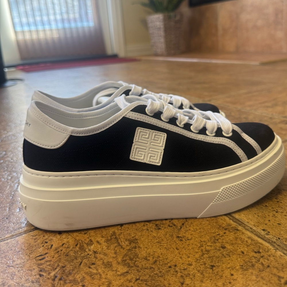 Givenchy City Platform Women Sneakers - Picture 10 of 13